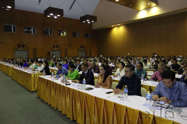 ລັດ​ຖະບານ​ໄດ້​ຕັ້ງ​ຄາດ­ໝາຍ​ສູ້​ຊົນ​ການ​ພັດ­ທະ­ນາ ​ເສດ­ຖະ­ກິດ​ໃຫ້​ມີ​ຄວາມ​ສະ­ຖຽນ​ລະ​ພາບ