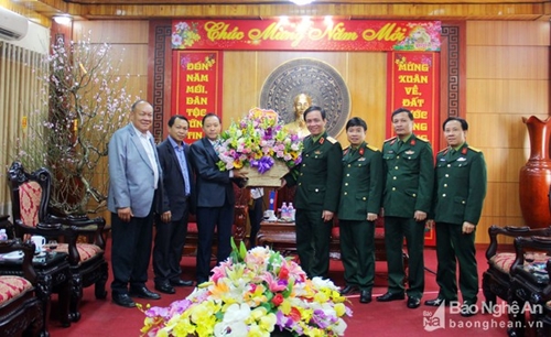 ຄະນະປະຕິບັດງານແຂວງຊຽງຂວາງ, ປະເທດລາວ  ອວຍພອນປີໃໝ່ບັນດາພະນັກງານ, ນັກຮົບກໍາລັງປະກອບອາວຸດທະຫານເຂດ 4
