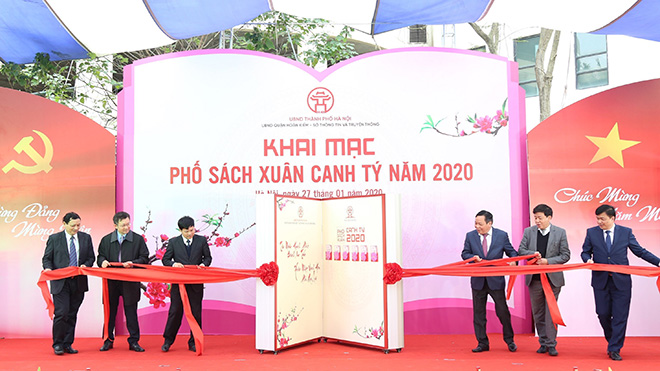 ພິທີໄຂຖະໜົນປຶ້ມລະດູບານ ປີໃໝ່ 2020 ໃນນະຄອນຫຼວງ ຮ່າໂນ້ຍ