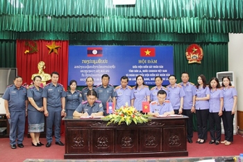 ກອງປະຊຸມເຈລະຈາ ລະຫວ່າງ ໄອຍະການປະຊາຊົນ ແຂວງເຊີນລາ  ແລະ  ແຂວງ ຫຼວງພະບາງ