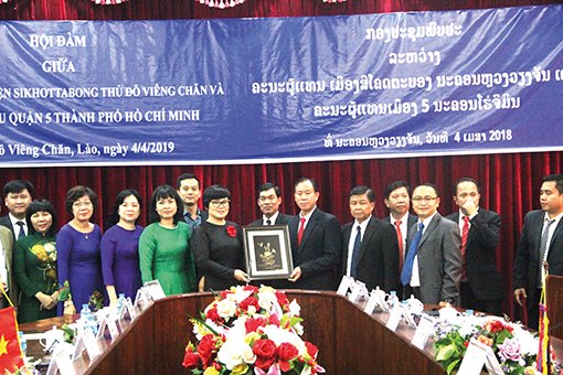 ສີໂຄດຕະບອງ-ເມືອງ 5 ຂອງນະຄອນໂຮ່ຈີມິງ ສືບຕໍ່ຮ່ວມມືດ້ານວິຊາການ