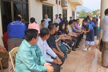 ຄະນະນຳເມືອງບົວລະພາ ໃຫ້ການຕ້ອນຮັບ ການມາຢ້ຽມຢາມ ຂອງ ຄະນະການນຳ ເມືອງມິງຮົວ ແຂວງ ກວາງບິ່ງ ສສ ຫວຽດນາມ.