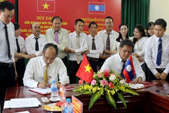 ສານປະຊາຊົນແຂວງດ້ຽນບຽນພົບປະເຈລະຈາກັບສານປະຊາຊົນແຂວງຫຼວງພະບາງ