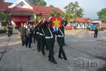 ສາລະວັນ ຈັດສົ່ງອັດຖິທະຫານອາສາສະໝັກຫວຽດນາມ ກັບຄືນພູມ ລຳເນົາຢ່າງສົມກຽດ