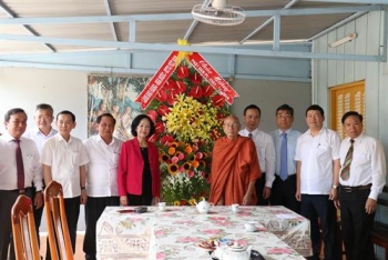 ການນຳຫວຽດນາມອວຍພອນວັນບຸນວິສາຂະບູຊາ ພສ 2562