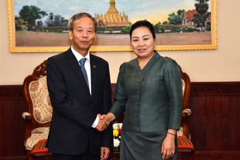 ຮອງລັດຖະມົນຕີກະຊວງການຕ່າງປະເທດ ຕ້ອນຮັບການເຂົ້າຢ້ຽມອໍາລາຂອງ ກົງສຸນໃຫຍ່ ແຫ່ງ ສສ ຫວຽດນາມ ປະຈໍາ ແຂວງສະຫວັນນະເຂດ