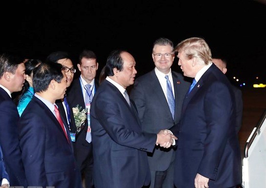ປະທານາທິບໍດີ Donald Trump ໄດ້ເດີນທາງມາຮອດ ຮ່າໂນ້ຍ