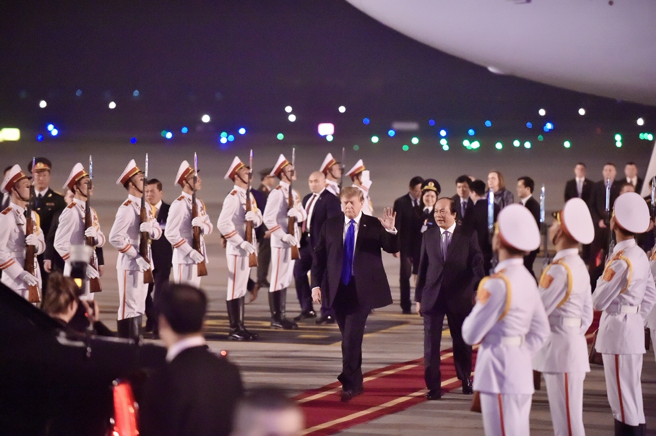 ປະທານາທິບໍດີ Donald Trump ໄດ້ເດີນທາງມາຮອດ ຮ່າໂນ້ຍ