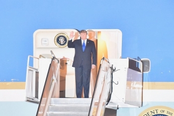 ປະທານາທິບໍດີ Donald Trump ໄດ້ເດີນທາງມາຮອດ ຮ່າໂນ້ຍ
