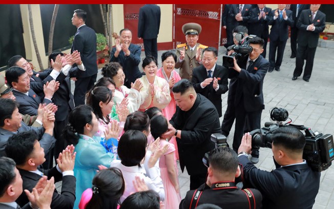 ປະທານ Kim Jong-un ໄດ້ໄປຢ້ຽມຢາມສະຖານທູດ ສປປ ເກົາຫຼີ ປະຈໍາ ສສ ຫວຽດນາມ