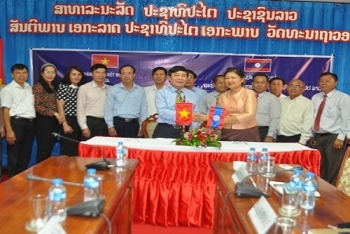 ຄໍາມ່ວນ-ກວາງບິ່ງ ແລກປ່ຽນບົດຮຽນວຽກ​ງານ​ພາຍ​ໃນ