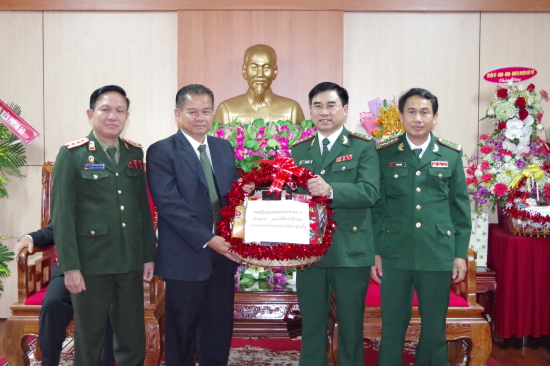 ການນໍາແຂວງ ບໍລິຄໍາໄຊ ແລະ  ຄໍາມ່ວນ  ອວຍພອນ ທະຫານຊາຍແດນຮ່າຕີ້ງ ເນື່ອງໃນໂອກາດ ຄົບຮອບ 60 ປີ ວັນສ້າງຕັ້ງທະຫານຊາຍແດນ ສສ ຫວຽດນາມ