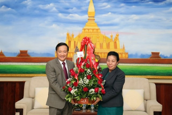 ທ່ານທູດຫວຽດນາມ ເຂົ້າອວຍພອນ ວັນສ້າງຕັ້ງພັກປະຊາຊົນປະຕິວັດລາວ ຄົບຮອບ 64 ປີ