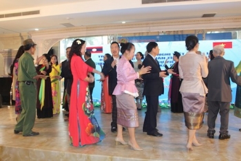 ການພົບປະແລກປ່ຽນມິດຕະພາບຫວຽດນາມ - ລາວ ຢູ່ແຂວງບັກນີງ