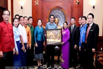 ເພີ່ມທະວີການຮ່ວມມື ລະຫວ່າງ ຄະນະຊາວໜຸ່ມນະຄອນໂຮ່ຈີ໋ມິງ ແລະ ລາວ