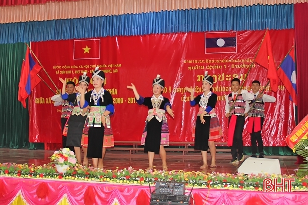 10 ປີ ແຫ່ງການແຮກສ່ຽວ ລະຫວ່າງ ບ້ານເຊີນກິມ 1  ແລະ ບ້ານທົ່ງແປ