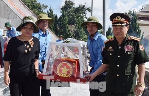 ພິທີໄວ້ອາໄລ ແລະ ປົງອັດຖິທະຫານອາສາສະໝັກຫວຽດນາມ ທີ່ເສຍສະຫຼະຊີວິດຢູ່ ລາວ ແລະ ກໍາປູເຈຍ