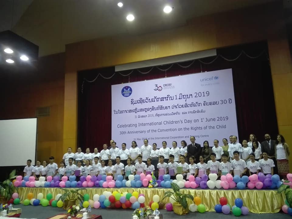 ລັດຖະບານລາວຈັດງານສະເຫລີມສະຫລອງວັນເດັກສາກົນສຳລັບປີນີ້ດ້ວຍຄວາມຫມາຍເລິກເຊິ່ງ