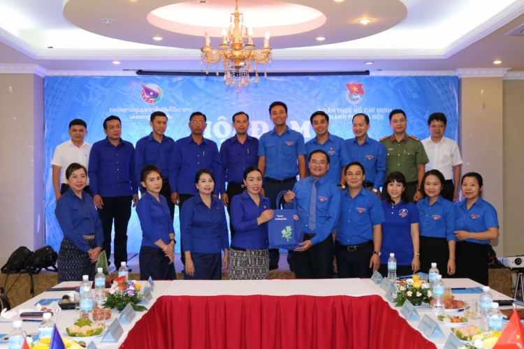 ການພົບປະເຈລະຈາ ລະຫວ່າງ ຄະນະຜູ້ແທນຄະນະຊາວໜຸ່ມນະຄອນຮ່າໂນ້ຍ ແລະ ຄະນະຊາວໜຸ່ມນະຄອນຫຼວງວຽງຈັນ