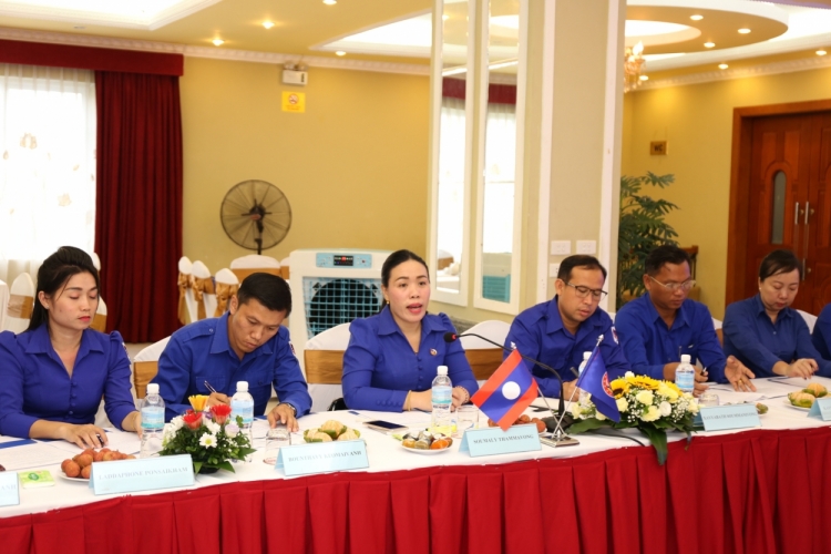 ການພົບປະເຈລະຈາ ລະຫວ່າງ ຄະນະຜູ້ແທນຄະນະຊາວໜຸ່ມນະຄອນຮ່າໂນ້ຍ ແລະ ຄະນະຊາວໜຸ່ມນະຄອນຫຼວງວຽງຈັນ
