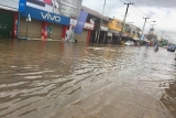 ປະ ຊາ ຄ ມ ຊາ ວ ຫວຽດ ນາມ ອາ ໄສ ຢ ອ ດ ສ ະ ຕາ ລ ກາ ນາ ດາ ໄດ ສະ ໜ ບ ສະ ໜ ນ ປະ ຊາ ຊ ນ ຢ ເຂດ ພາກ ກາງ ທ ຖ ກ ນ ຳ ຖ ວມຂອງ ຫວຽດ ນາມ