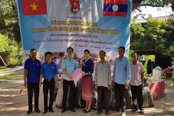 ຄະນະຊາວໜຸ່ມພາສີ ແຂວງກວ໋າງຈິ ເຂົ້າຮ່ວມລາຍການອາສາສະໝັກຢູ່ ລາວ