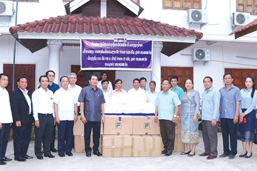 ມອບເຄື່ອງຊ່ວຍເຫຼືອໃຫ້ຜູ້ປະສົບໄພພິບັດ 4 ແຂວງພາກເໜືອ