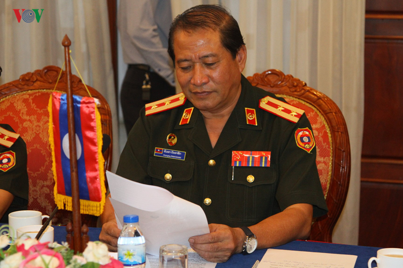 ຊຸກຍູ້ການພົວພັນຮ່ວມມືລະຫວ່າງຫໍສະໝຸດກອງທັບ ຫວຽດນາມ ແລະ ລາວ