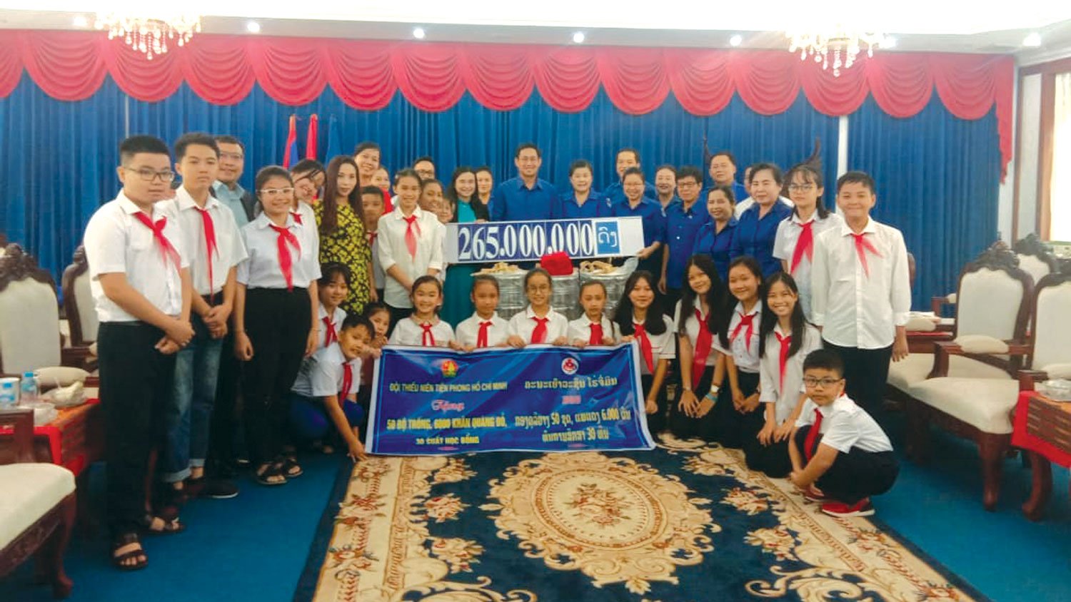 ການນຳສູນກາງ ຊປລ ພົບປະຄະນະ ຜູ້ແທນເຍົາວະຊົນ ສສ ຫວຽດນາມ