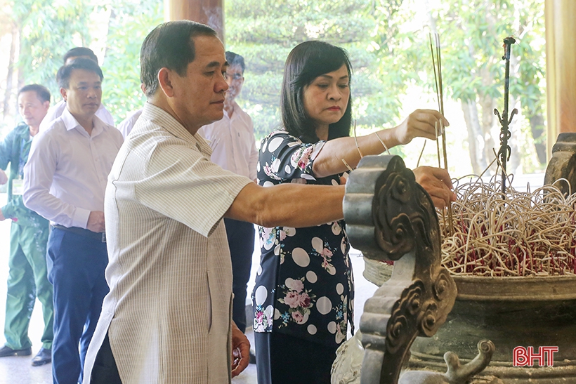 ຄະນະຜູ້ແທນສະພາປະຊາຊົນແຂວງ ບໍລິຄຳໄຊ ມີຫລາຍກິດຈະກຳທີ່ມີຄວາມໝາຍ ຢູ່ ແຂວງ ຮ່າຕິ້ງ