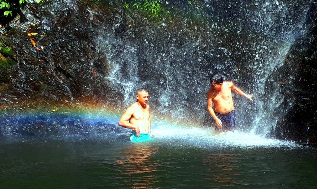 ນ້ຳຕົກຕາດສາຍຮຸ້ງ ທີ່ມີເອກະລັກສະເພາະ