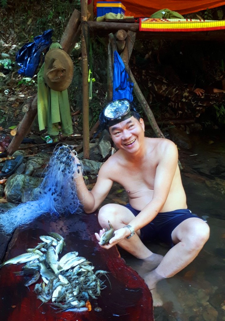 ນ້ຳຕົກຕາດສາຍຮຸ້ງ ທີ່ມີເອກະລັກສະເພາະ
