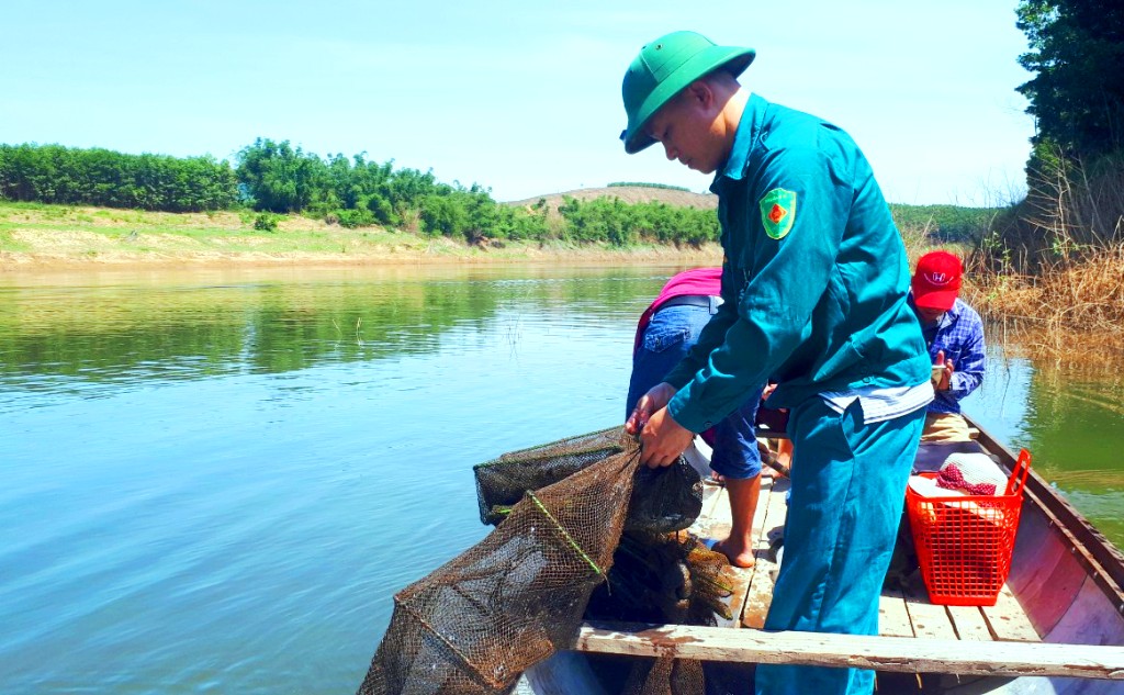 ນ້ຳຕົກຕາດສາຍຮຸ້ງ ທີ່ມີເອກະລັກສະເພາະ
