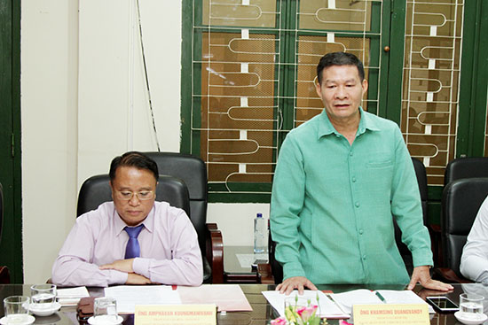 ຄະນະປະຕິບັດງານ ສະຖານທູດ ສປປ ລາວ ເຮັດວຽກກັບ ວິທະຍາໄລ ຊັ້ນສູງ ເຊີນລາ ສສ ຫວຽດນາມ