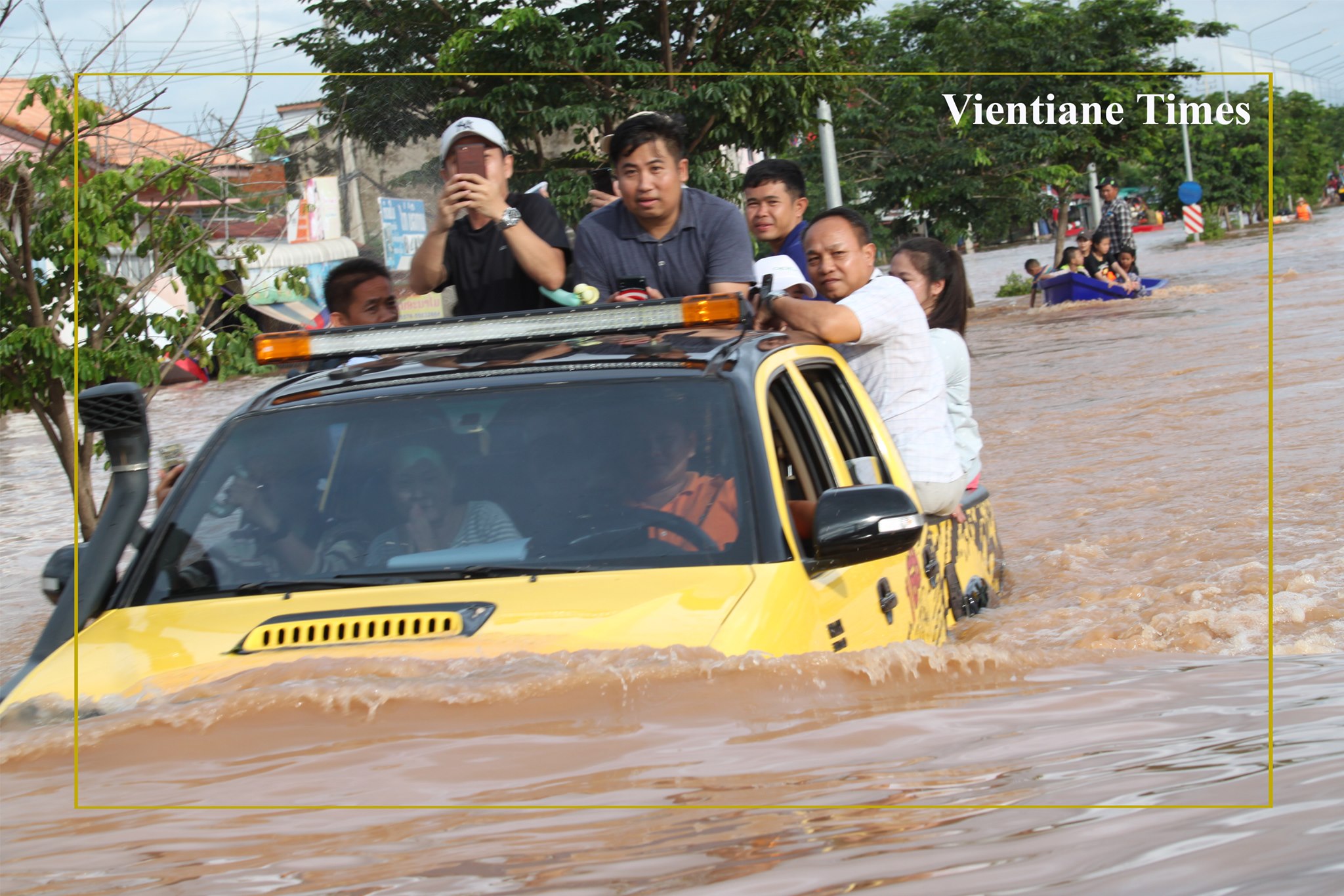 ສະພາບພາຍຸ ແລະ ນ້ຳຖ້ວມຢູ່ບັນດາແຂວງພາກໃຕ້ ແລະ ພາກກາງຂອງລາວ