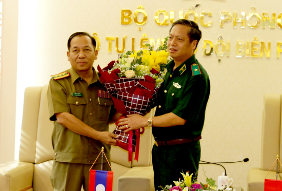 ຫ້ອງການກົມໃຫຍ່ປ້ອງກັນຄວາມສະຫງົບ, ກະຊວງປ້ອງກັນຄວາມສະຫງົບລາວ ເຂົ້າພົບປະ ການນຳ ກອງບັນຊາການທະຫານຊາຍແດນ ຫວຽດນາມ