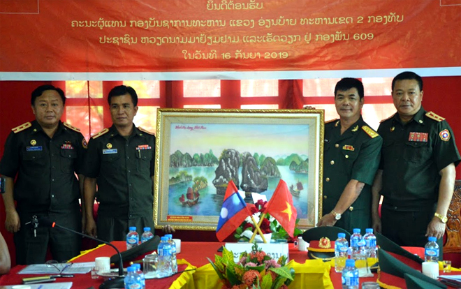 ກອງບັນຊາການທະຫານ ແຂວງໄຊຍະບູລີ (ລາວ) ແລະ ແຂວງອຽນບ໋າຍ ໄດ້ລົງນາມໃນບົດບັນທຶກຊ່ວຍຈຳ ສຳລັບການເຄື່ອນໄຫວໃນປີ 2020