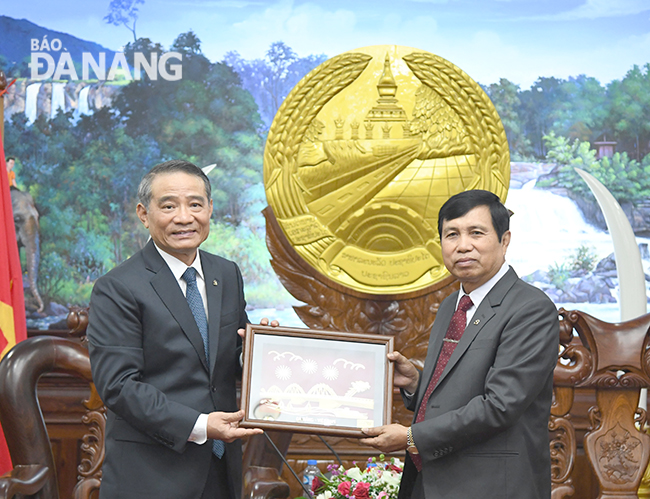 ມີຄວາມມຸ້ງຫວັງ ໃຫ້ທຸລະກິດດ່າໜັງ ມາລົງທືນຢູ່ ແຂວງສາລະວັນ (ສປປ ລາວ)