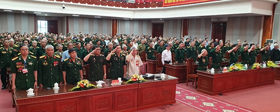 ກອງພົນ 968 ສະເຫຼີມສະຫຼອງຄົບຮອບ 70 ປີແຫ່ງວັນມູນເຊື້ອ ທະຫານອາສາສະໝັກ ແລະ ຊ່ຽວຊານການທະຫານແຫ່ງຊາດຫວຽດນາມຢູ່ລາວ
