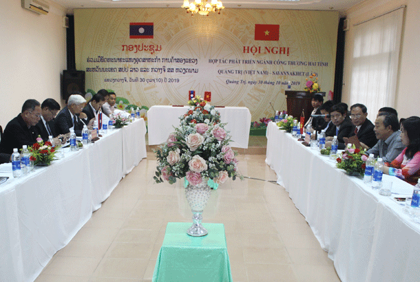 ການປະຊຸມການຮ່ວມມືພັດທະນາທາງດ້ານອຸດສາຫະກໍາ ແລະ ການຄ້າ ແຂວງ ກວາງຈີ້ ແລະ ແຂວງ ສະຫວັນນະເຂດ