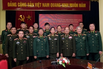 ຄະນະໜັງສືພິມກອງທັບປະຊາຊົນລາວ ຢ້ຽມຢາມ ແລະເຮັດວຽກກັບໜັງສືພິມກອງທັບປະຊາຊົນຫວຽດນາມ