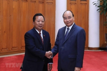 ນາຍົກ​​ລັດ​ຖະ​ມົນ​ຕີ​ຫວຽດ​ນາມ ຕ້ອນ​ຮັບ ລັດ​ຖະ​ມົນ​ຕີກະ​ຊວງ​ປ້ອງ​ກັນ​ປະ​ເທດ ລາວ