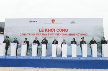 លោកនាយករដ្ឋមន្រ្តី Nguyen Xuan Phuc ចេញបទបញ្ជា​បើកការដ្ឋាន​សាងសង់គម្រោងវារីអគ្គិសនី Hoa Binh បើកទូលាយ