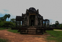 ទេសភាពដ៏ស្រស់បំព្រងនាប្រាសាទអង្គរវត្ត ក្នុងដើមរដូវវស្សា