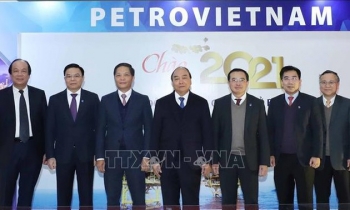 នាយករដ្ឋមន្ត្រីវៀតណាម លោក Nguyen Xuan Phuc អញ្ជើញចូលរួមកិច្ចប្រជុំស្តីពីការអនុវត្តភារកិច្ចឆ្នាំ ២០២១ របស់ Petrovietnam