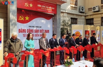 ការតាំងពិព័រណ៍ក្រោមប្រធានបទ “បក្សកុម្មុយនិស្តវៀតណាម - ពីមហាសន្និបាតដល់មហាសន្និបាត”