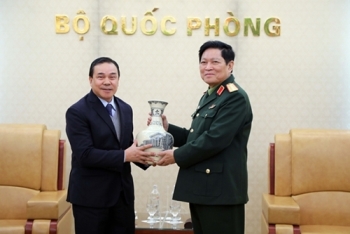 លោកនាយឧត្តមសេនីយ៍ Ngo Xuan Lich ទទួលជួបឯកអគ្គរដ្ឋទូតវិសាមញ្ញ និងពេញសមត្ថភាពនៃប្រទេសឡាវប្រចាំនៅប្រទេសវៀតណាម