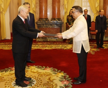 អគ្គលេខា ប្រធានរដ្ឋវៀតណាម លោក Nguyen Phu Trong អញ្ជើញទទួលជួបជាមួយឯកអគ្គរដ្ឋទូតនានាដែលមកជូនសាតាំង