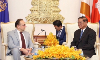 សម្តេចក្រឡាហោម ស ខេង​ បានទទួលជួបឯកអគ្គរដ្ឋទូតបេឡារុសប្រចាំកម្ពុជានិង​អ្នកតំណាងទើបតែងតាំងថ្មីនៃអង្គការ UNHCR នៅទីស្តីការក្រសួងមហាផ្ទៃ