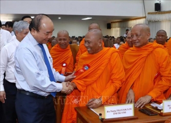 នាយករដ្ឋមន្ត្រីជួបសំណេះសំណាលជាមួយតំណាងជនជាតិខ្មែរ ក្នុងឱកាសបុណ្យចូលឆ្នាំថ្មីប្រពៃណី ឆ្នាំកុរ ឯកស័ក ២០១៩